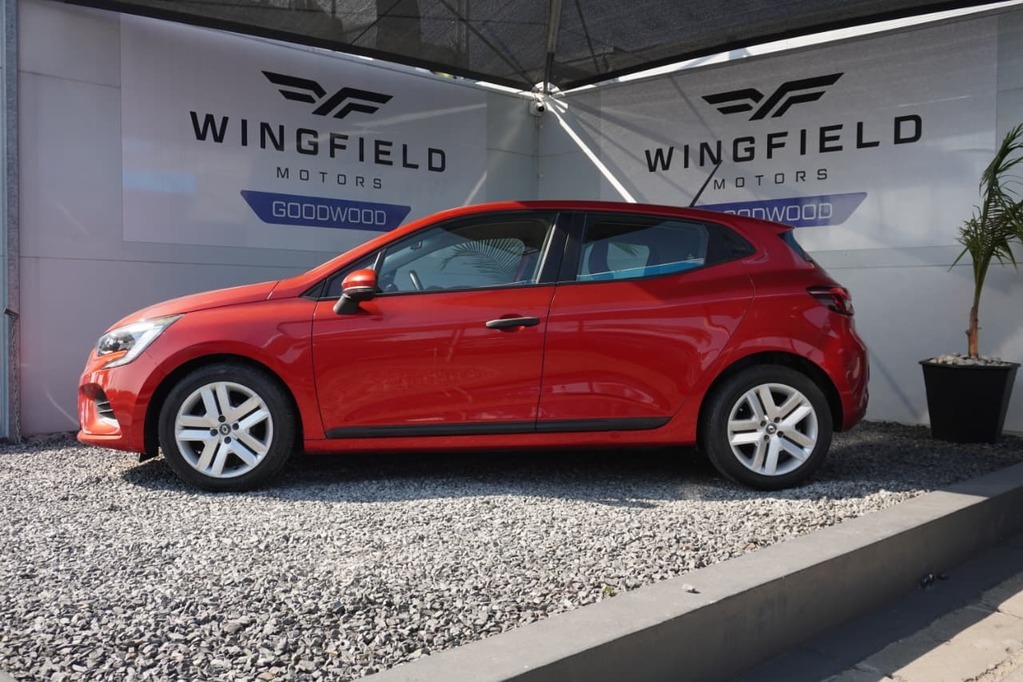 2022 RENAULT CLIO IV, Maroon, 101791Kms, Manual, Hatchback, Petrol, R189 995, Wingfield Motors Goodwood