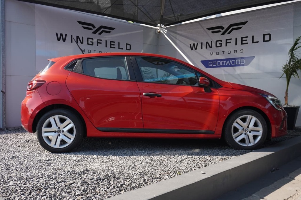 2022 RENAULT CLIO IV, Maroon, 101791Kms, Manual, Hatchback, Petrol, R189 995, Wingfield Motors Goodwood