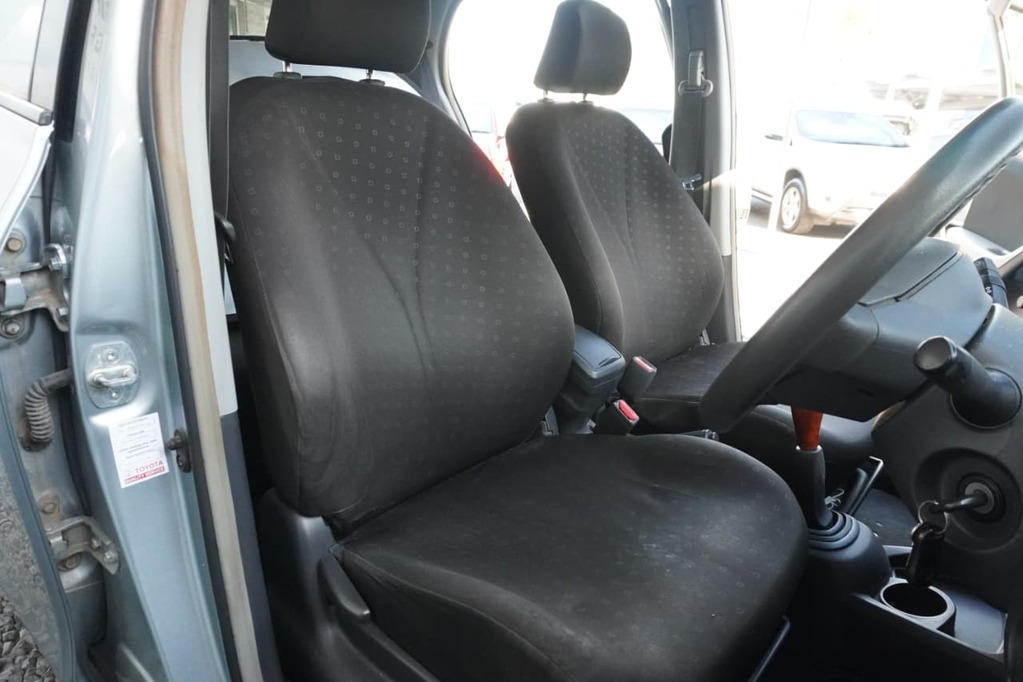 2006 TOYOTA YARIS, Silver, 165678Kms, Manual, Hatchback, Petrol, R89 995, Goodwood