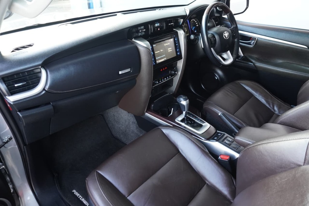 2018 TOYOTA FORTUNER, Silver, 105075Kms, Automatic, SUV, Diesel, R419 995, Goodwood