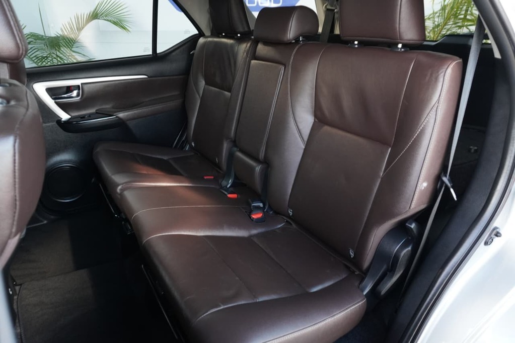 2018 TOYOTA FORTUNER, Silver, 105075Kms, Automatic, SUV, Diesel, R419 995, Goodwood