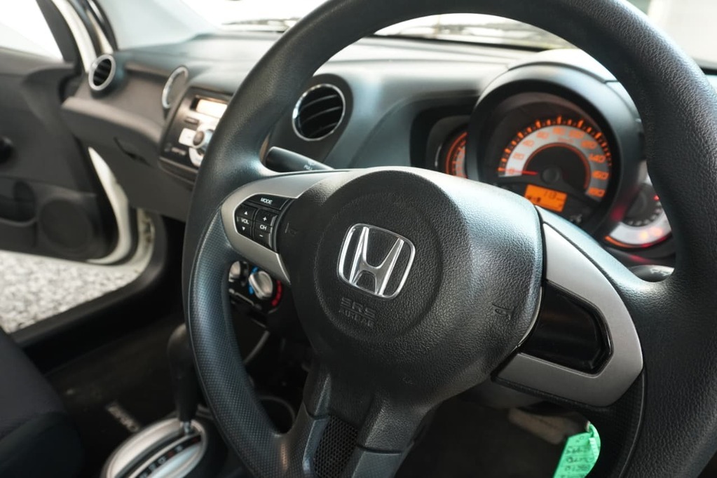 2014 HONDA BRIO, White, 97626Kms, Automatic, Hatchback, Petrol, R114 995, Goodwood