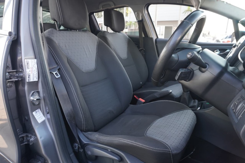2014 RENAULT CLIO IV, Sea grey, 155833Kms, Manual, Hatchback, Petrol, R114 995, Wingfield Motors Goodwood