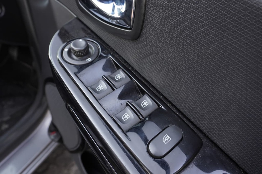 2014 RENAULT CLIO IV, Sea grey, 155833Kms, Manual, Hatchback, Petrol, R114 995, Wingfield Motors Goodwood