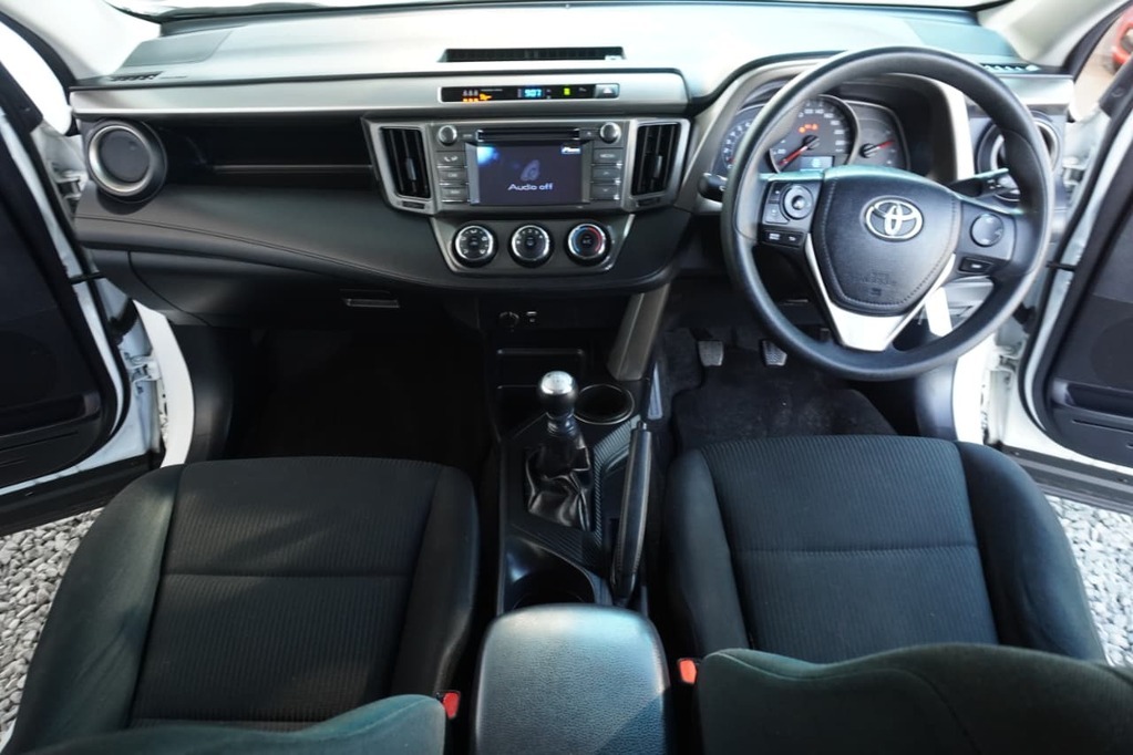 2013 TOYOTA RAV 4, White, 162200Kms, Manual, SUV, Petrol, R179 995, Goodwood