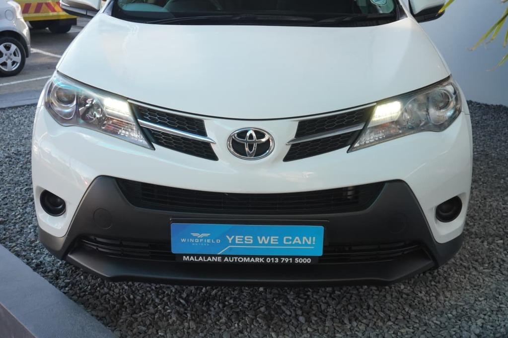 2013 TOYOTA RAV 4, White, 162200Kms, Manual, SUV, Petrol, R179 995, Goodwood