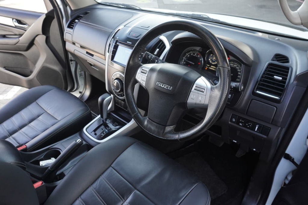 2018 ISUZU MU-X, White, 143280Kms, Automatic, SUV, Diesel, R349 995, Wingfield Motors Goodwood