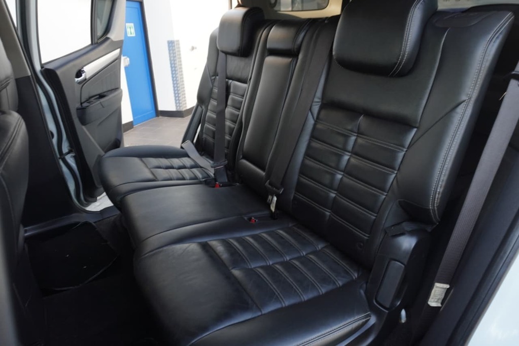 2018 ISUZU MU-X, White, 143280Kms, Automatic, SUV, Diesel, R349 995, Wingfield Motors Goodwood