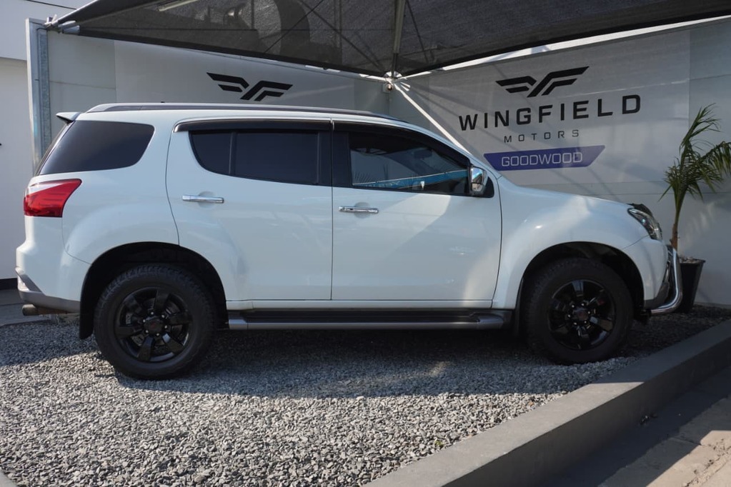 2018 ISUZU MU-X, White, 143280Kms, Automatic, SUV, Diesel, R349 995, Wingfield Motors Goodwood