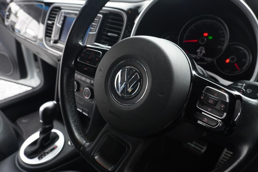 2016 VOLKSWAGEN BEETLE, White, 161808Kms, Automatic, Coupe, Petrol, R229 995, Wingfield Motors Goodwood