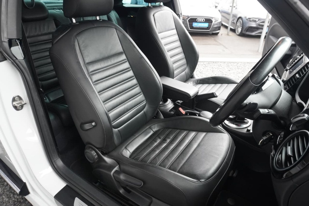2016 VOLKSWAGEN BEETLE, White, 161808Kms, Automatic, Coupe, Petrol, R229 995, Wingfield Motors Goodwood