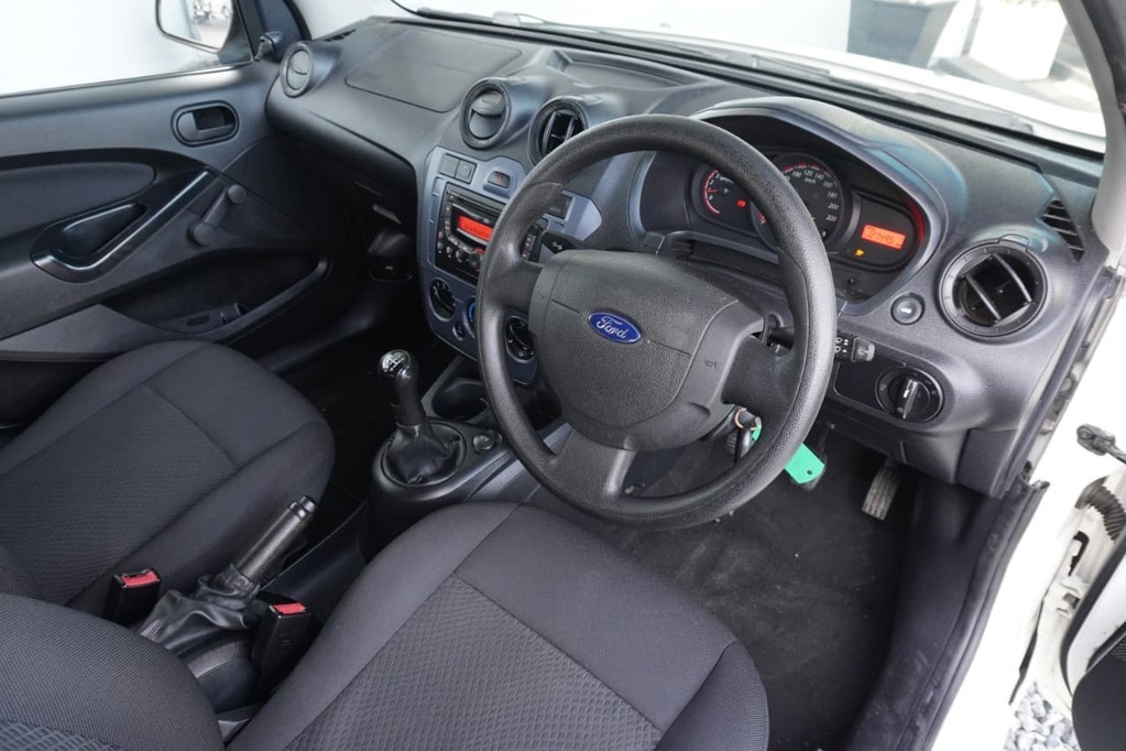 2015 FORD FIGO, White, 127442Kms, Manual, Hatchback, Petrol, R95 995, Wingfield Motors Goodwood