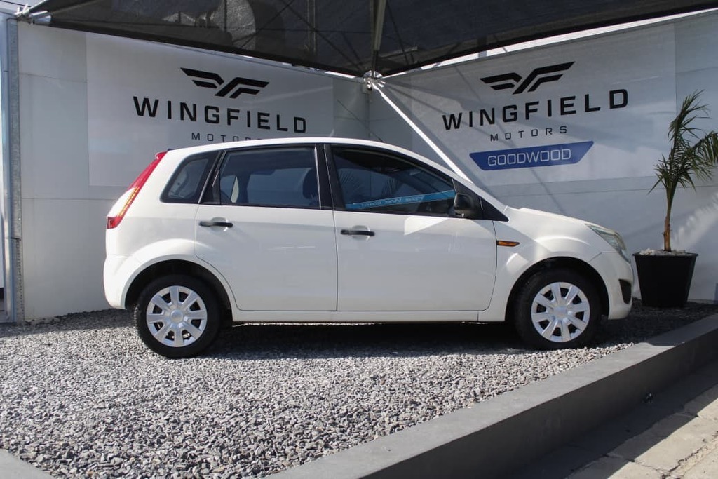 2015 FORD FIGO, White, 127442Kms, Manual, Hatchback, Petrol, R95 995, Wingfield Motors Goodwood