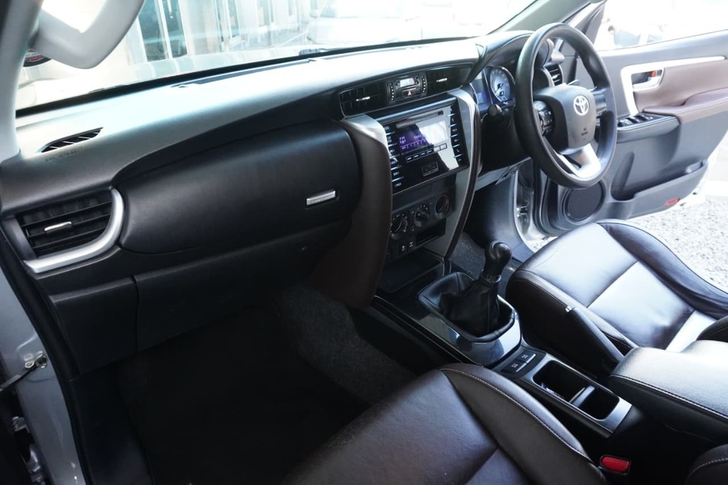 2017 TOYOTA FORTUNER, Silver, 163456Kms, Manual, SUV, Diesel, R369 995, Wingfield Motors Goodwood