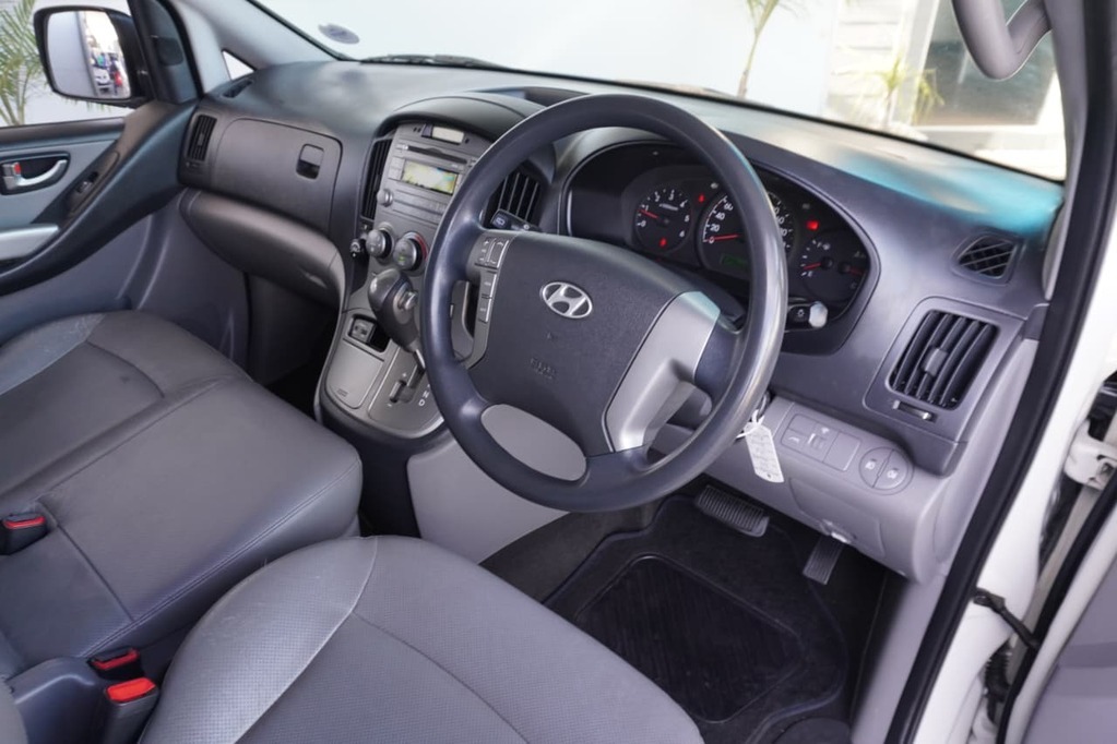 2015 HYUNDAI H-1, White, 109904Kms, Automatic, Commercial, Diesel, R319 995, Wingfield Motors Goodwood