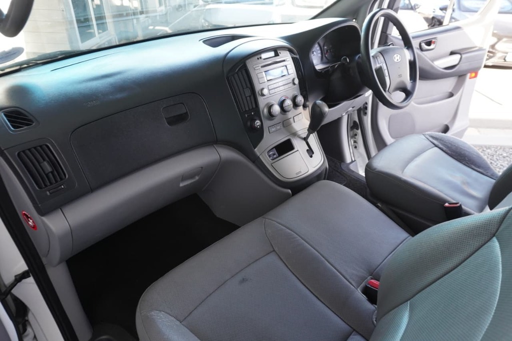 2015 HYUNDAI H-1, White, 109904Kms, Automatic, Commercial, Diesel, R319 995, Wingfield Motors Goodwood