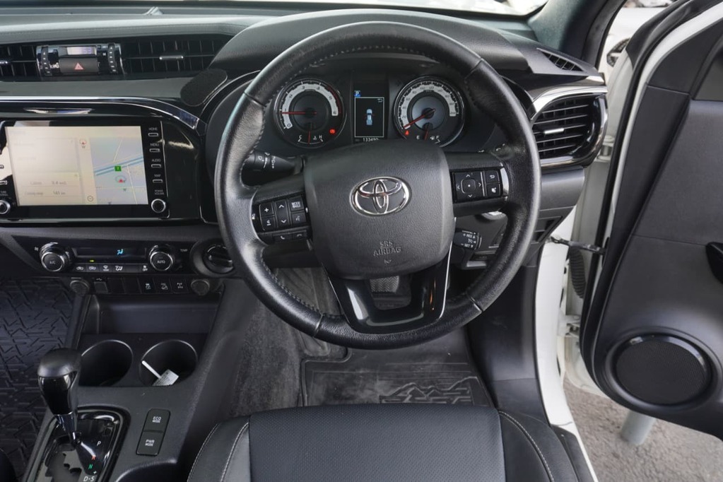 2020 TOYOTA HILUX, White, 133490Kms, Automatic, Bakkie Double Cab, Diesel, R599 995, Wingfield Motors Goodwood