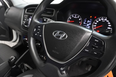 2021 HYUNDAI i20, White, 93293Kms, Manual, Hatchback, Petrol, R179 995, Wingfield Motors Goodwood