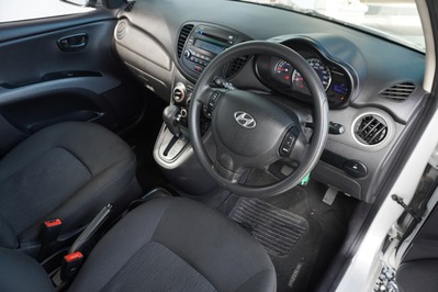 2015 HYUNDAI i10, Silver, 66927Kms, Automatic, Hatchback, Petrol, R115 995, Wingfield Motors Goodwood