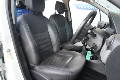 2015 RENAULT DUSTER, White, 113300Kms, Manual, SUV, Diesel, R149 995, Wingfield Motors Goodwood