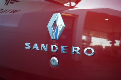 2019 RENAULT SANDERO, Burgundy, 132000Kms, Manual, Hatchback, Petrol, R109 995, Wingfield Motors Goodwood