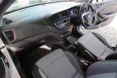 2015 HYUNDAI i20, White, 139655Kms, Manual, Hatchback, Petrol, R144 995, Wingfield Motors (Pty) Ltd - Goodwood