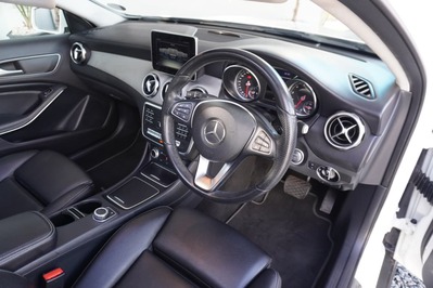 2018 MERCEDES-BENZ GLA, White, 81539Kms, Automatic, SUV, Petrol, R339 995, Wingfield Motors (Pty) Ltd - Goodwood