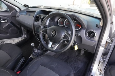 2017 RENAULT DUSTER, Silver, 116885Kms, Manual, SUV, Diesel, R164 995, Wingfield Motors (Pty) Ltd - Goodwood