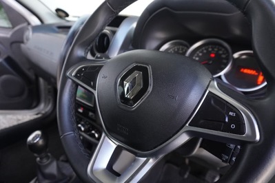 2017 RENAULT DUSTER, Silver, 116885Kms, Manual, SUV, Diesel, R164 995, Wingfield Motors (Pty) Ltd - Goodwood