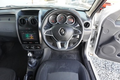 2017 RENAULT DUSTER, Silver, 116885Kms, Manual, SUV, Diesel, R164 995, Wingfield Motors (Pty) Ltd - Goodwood