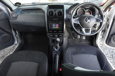 2017 RENAULT DUSTER, Silver, 116885Kms, Manual, SUV, Diesel, R164 995, Wingfield Motors (Pty) Ltd - Goodwood