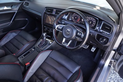 2017 VOLKSWAGEN GOLF 7, Silver, 128000Kms, Automatic, Hatchback, Petrol, R379 995, Wingfield Motors (Pty) Ltd - Goodwood