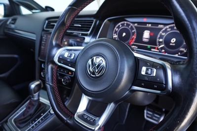 2017 VOLKSWAGEN GOLF 7, Silver, 128000Kms, Automatic, Hatchback, Petrol, R379 995, Wingfield Motors (Pty) Ltd - Goodwood