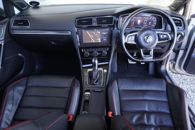 2017 VOLKSWAGEN GOLF 7, Silver, 128000Kms, Automatic, Hatchback, Petrol, R379 995, Wingfield Motors (Pty) Ltd - Goodwood