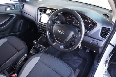 2018 HYUNDAI i20, White, 98854Kms, Manual, Hatchback, Petrol, R159 995, Wingfield Motors (Pty) Ltd - Goodwood