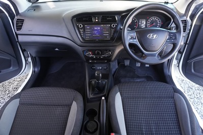 2018 HYUNDAI i20, White, 98854Kms, Manual, Hatchback, Petrol, R159 995, Wingfield Motors (Pty) Ltd - Goodwood