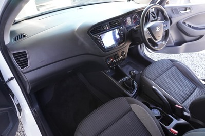 2018 HYUNDAI i20, White, 98854Kms, Manual, Hatchback, Petrol, R159 995, Wingfield Motors (Pty) Ltd - Goodwood