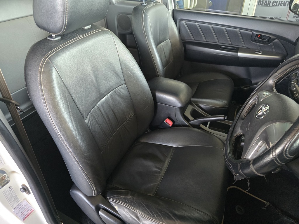 TOYOTA HILUX HILUX 3.0D-4D LEGEND 45 XTRA CAB P/U