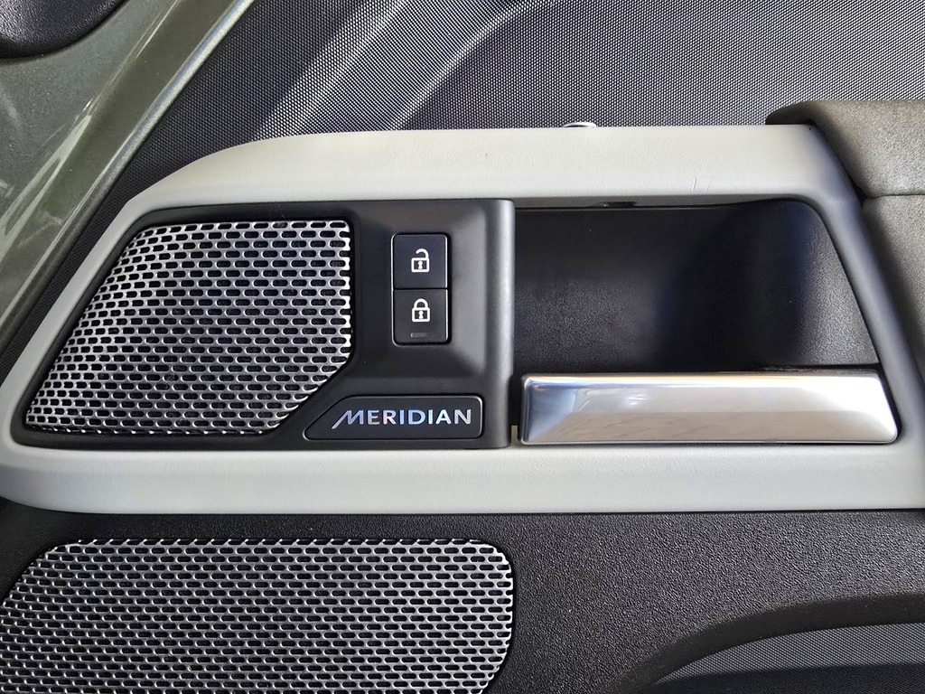 LAND ROVER DEFENDER DEFENDER 110 D240 SE (177KW)