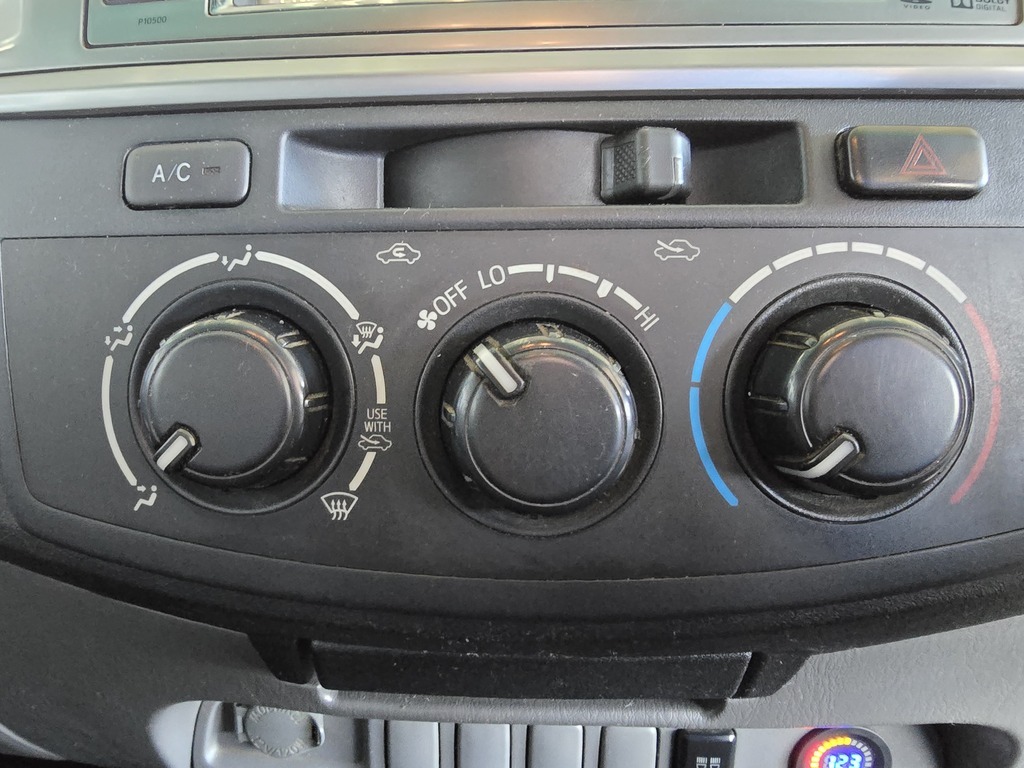 TOYOTA HILUX HILUX 3.0D-4D LEGEND 45 4X4 XTRA CAB P/U