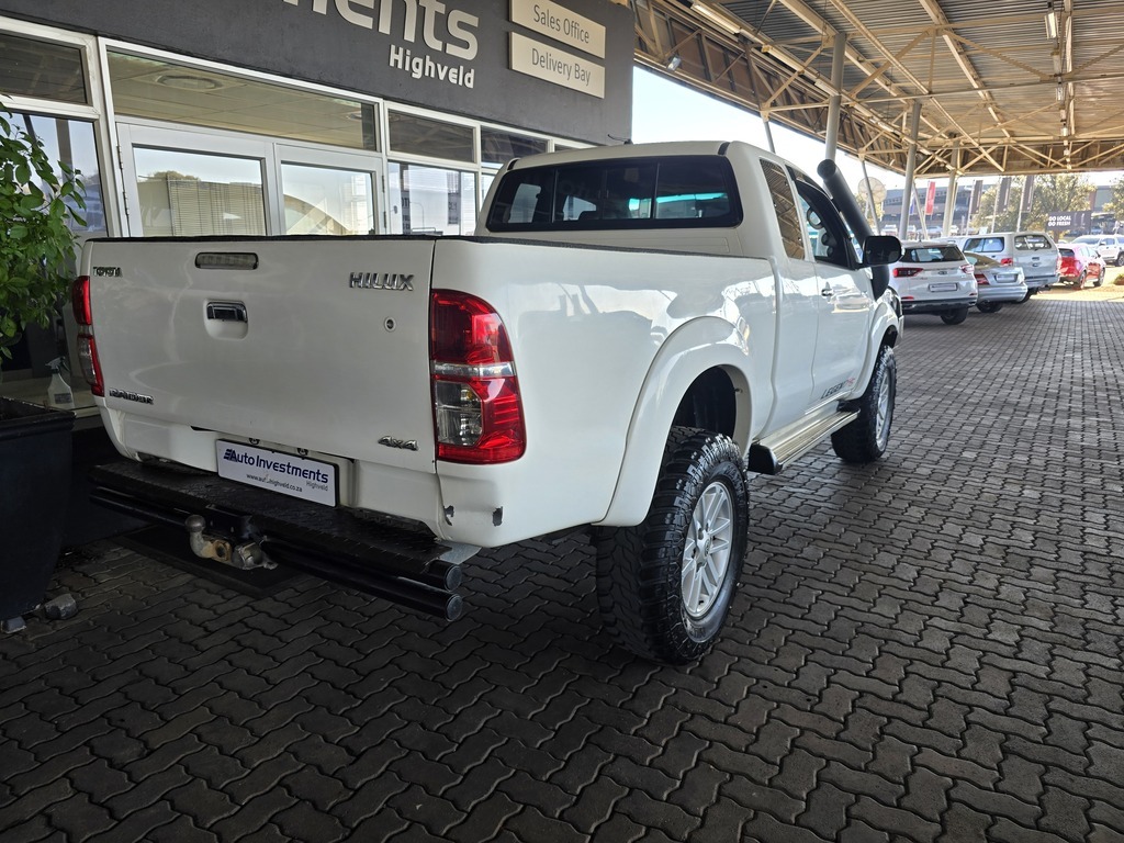 TOYOTA HILUX HILUX 3.0D-4D LEGEND 45 4X4 XTRA CAB P/U