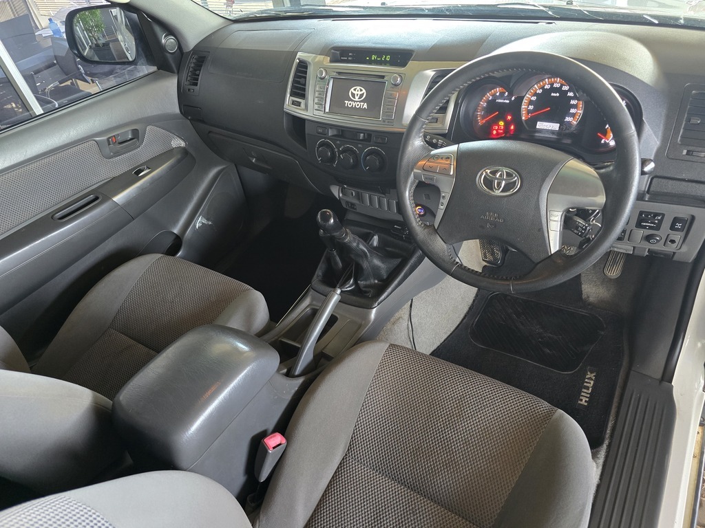 TOYOTA HILUX HILUX 3.0D-4D LEGEND 45 4X4 XTRA CAB P/U