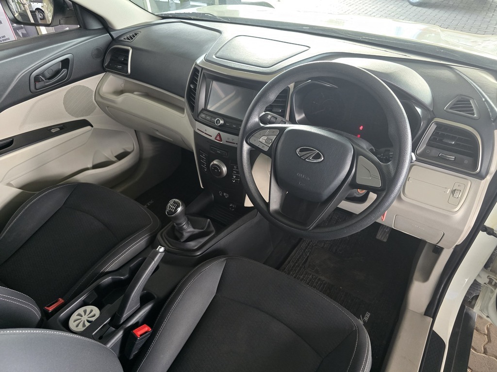 MAHINDRA XUV300 XUV300 1.5D (W6)