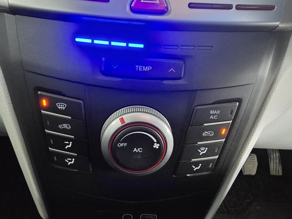 MAHINDRA XUV300 XUV300 1.5D (W6)