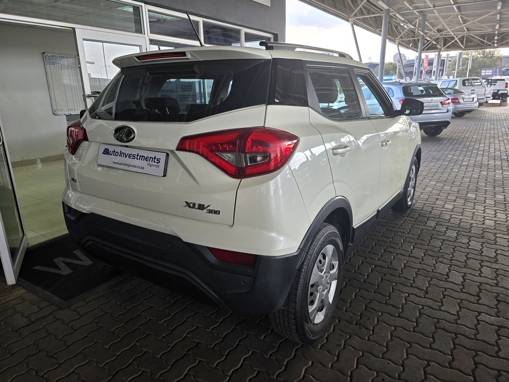 MAHINDRA XUV300 XUV300 1.5D (W6)