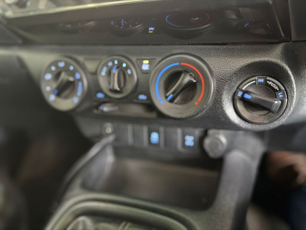 TOYOTA HILUX HILUX 2.4 GD-6 SRX 4X4 S/C C/C - 7