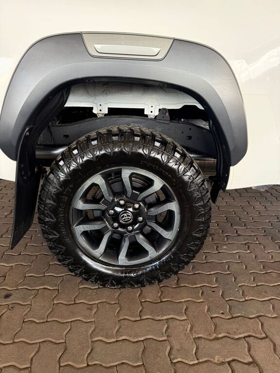 TOYOTA HILUX HILUX 2.8 GD-6 RB LEGEND 4X4 A/T P/U E/CAB