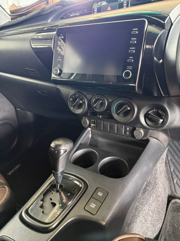 TOYOTA HILUX HILUX 2.8 GD-6 RB LEGEND 4X4 A/T P/U E/CAB