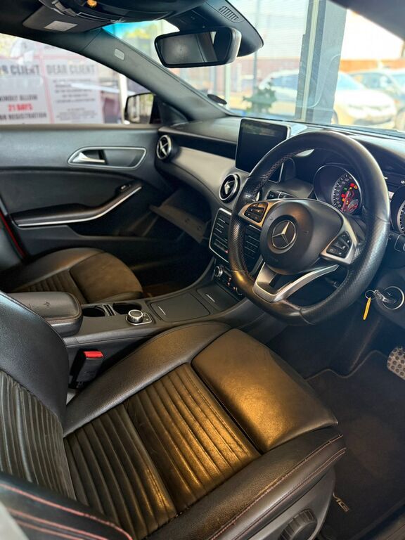 MERCEDES-BENZ CLA CLA220d A/T
