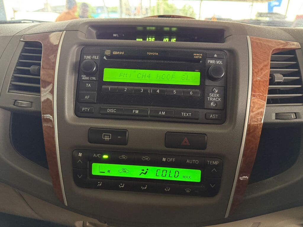 TOYOTA FORTUNER FORTUNER 3.0D-4D 4X4 A/T - 7